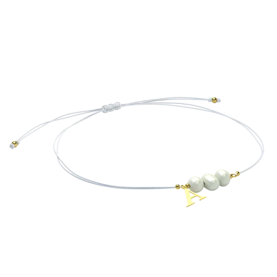 Bransoletka minimalistyczna z perłami na szpilce i złotą literką